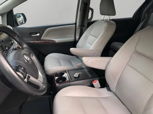 Toyota Sienna 3.5 Limited At