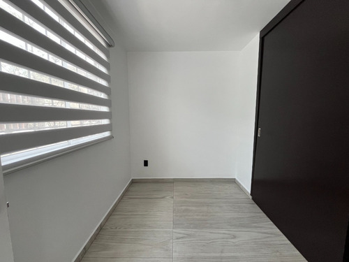 Casa En Privada, Ubicada A Un Costado Del Outlet De Punta Norte.