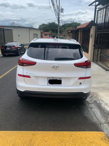 Imagen 2 de 10 de Hyundai Tucson 2019 4x2 Manual
