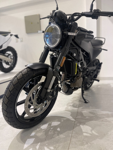 Imagen 19 de 22 de Husqvarna Svartpilen 200 0km 2023
