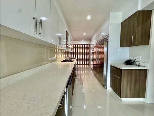Se Alquila Apto 206m2 3h+s/5b/3p Lomas De Las Mercedes