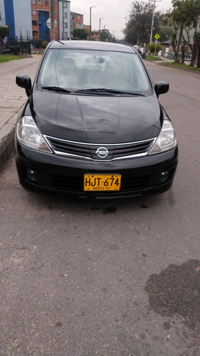 Nissan tiida hb 1.8 Tekna