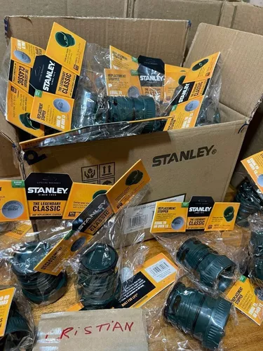 TERMO 1.5 L Tipo Stanley (misma calidad) Pico Stanley WhatsApp 2324475109  Av. 10 e/ 51 y 53 en la curva.