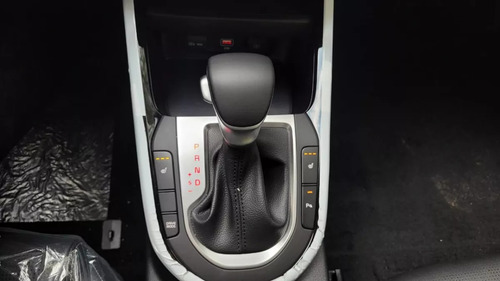 Kia Cerato 2.0 sx plus at6