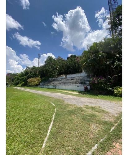 Alquilo Terreno 15.000m2 La Guairita 6011