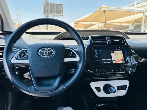 Toyota Prius 1.8 Premium Cvt
