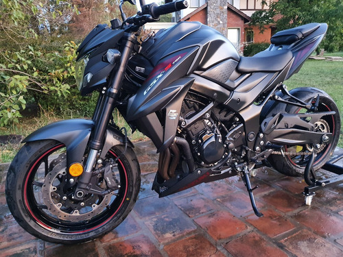 Suzuki Gsxs 750