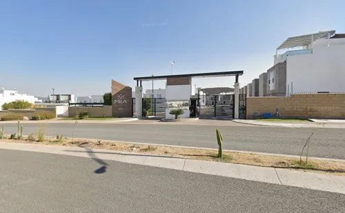 Casa En Venta En Condominio Milá Residencial, Juriquilla, Querétaro En Calle De Circuito Pizarra #622. Cd*