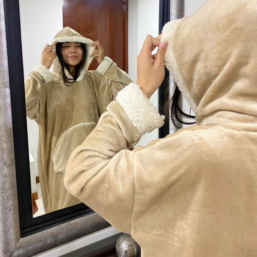 Cobija Con Mangas Piel De Durazno Copo Camel