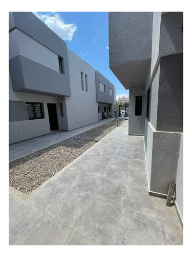 Imagen 4 de 15 de Alquilo Duplex En Housing Dos Dormitorios B° Lomas Del Chateau