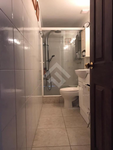 Casa En Venta De 5 Dorm. En Ñuñoa