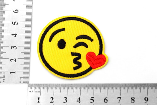 Aplique Emoji Beso Corazon Para Ropa Caja De 25 Unidades 