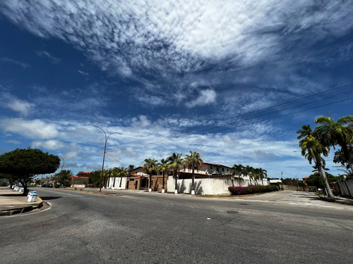 Amplio Terreno En Playa El Ángel, Isla De Margarita