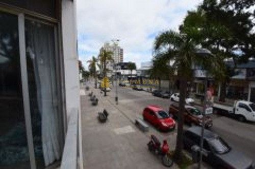 Apto En Peninsula, Muy Amplio En La Mejor Ubicación De Punta Del Este , 3 Dormitorios, 3 Baños, Dep. De Servicio Con Baño, Y Garaje.-ref:2234