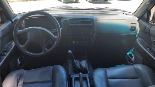 Mitsubishi L200 2.5 Sport Hpe Cab Doble 4x4