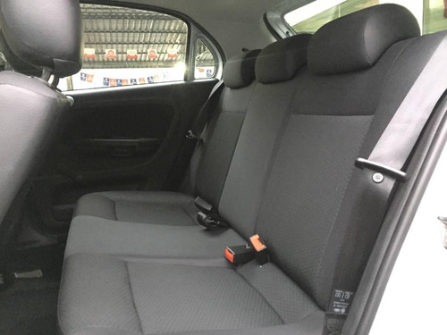 Imagem 7 de 8 de Volkswagen Gol 1.6 8v Msi Flex