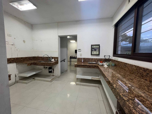 Imagen 10 de 13 de Casa En Renta En Merida A 1 Cuadra De Paseo Montejo Y Circui