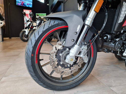 Imagen 10 de 25 de Benelli Trk 251 - No Voge, No Royal Enfield!