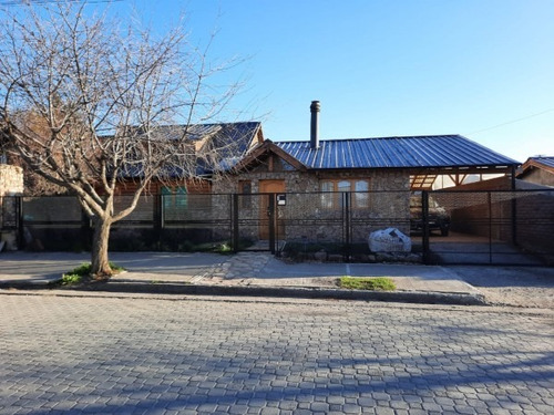 Muy Linda Casa En Avenida Antartida Argentina