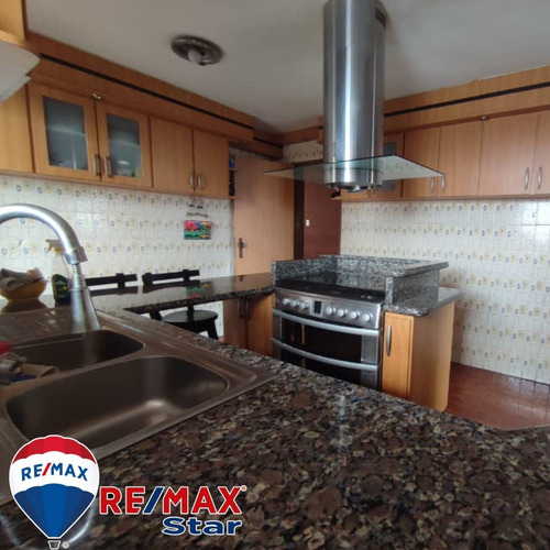 Imagen 4 de 15 de En Venta Espacioso Apartamento Zona Centro Residencia Torre Venezolana