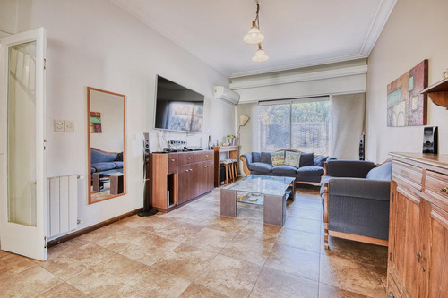 Imagen 5 de 30 de Impecable Casa En Venta Con 4 Dormitorios Mas Dependencia! Jardin Pileta Y Parrilla!