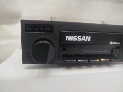 Autoestereo Clarion Radio Nissan 2 Canales (Usado)
