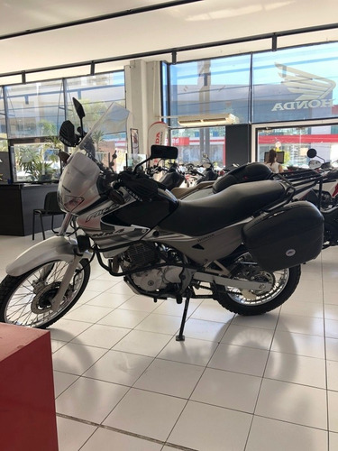 Imagen 2 de 3 de Honda Nc 400 Falcon
