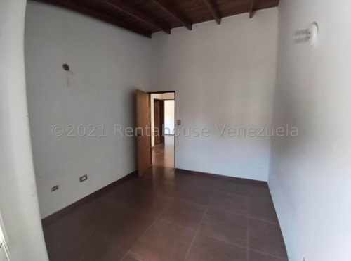 Imagen 19 de 21 de Casa En Venta En El Limón, Av. Universidad, Maracay, 22-14660 Mv