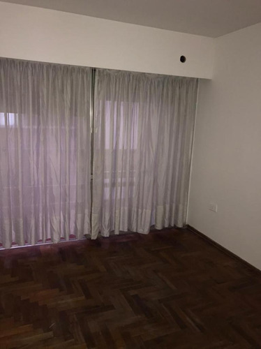 Imagen 3 de 8 de Venta Departamento De 2 Dormitorios Y Medio En Barrio Nueva Córdoba.