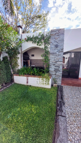 Casa En Venta 67 E/ 11 Y 12 La Plata