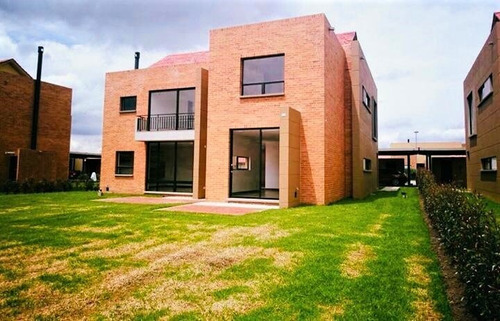 Imagen 2 de 10 de Vendo Casa Campestre Hacienda Fontanar Chia Cundinamarca