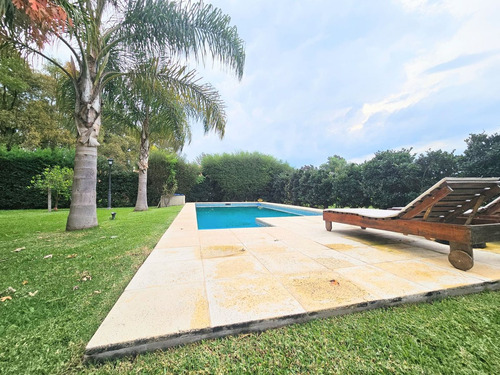 Venta Casa 6 Ambientes La Cesarina Pileta Climatiz