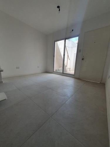 Imagen 10 de 30 de Posibilidades De Financiación!!. Moderno Ph De 3 Amb A Estrenar C/jardin, Galeria Y Terraza
