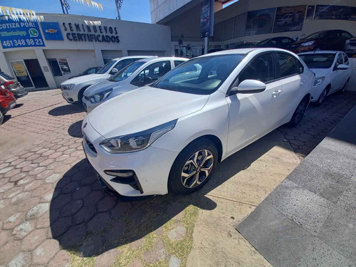 Imagen 1 de 15 de Kia Forte Sedan 2020 2.0l Lx Ivt