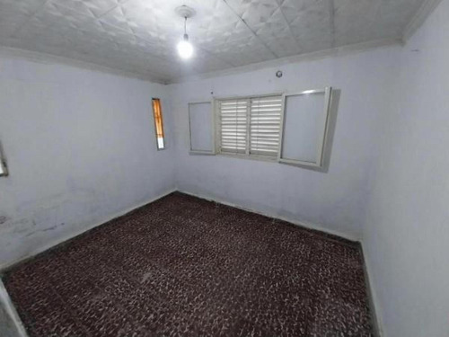 Casa En Venta - 3 Dormitorios 1 Baño - 316mts2 - San Miguel De Tucuman