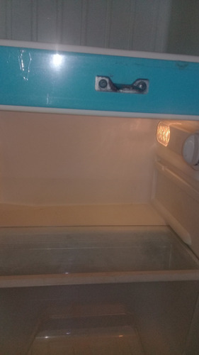 Nevera Ejecutiva Frigilux Dos Puertas Ref 150 (Usado)
