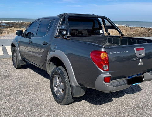 Imagen 8 de 15 de Mitsubishi L200 2.4 Doble Cabina 4x2
