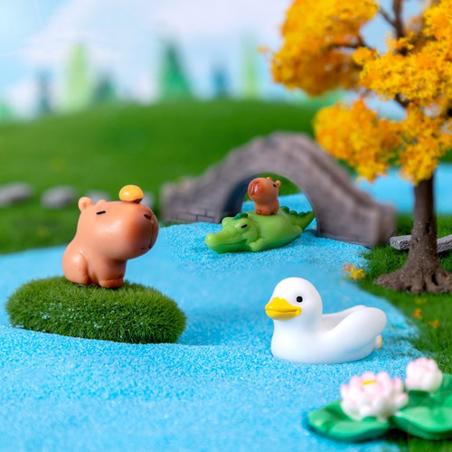 10pcs Mini Figuras De Capybara De Moda Juguete+50 Pegatinas