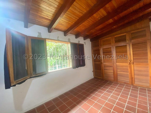 Casa En Venta En Prados Del Este Para Remodelar Calle Cerrada