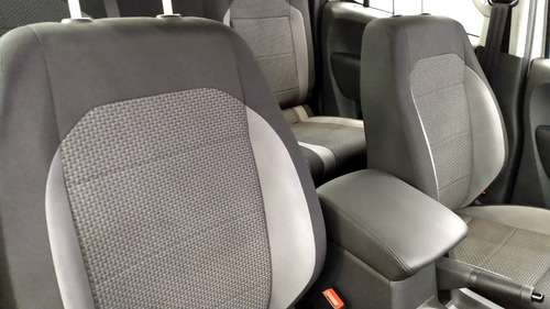 Imagen 5 de 15 de Volkswagen Amarok 4x2 Comfortline Mt 180 Cv Autotag 2022 Cmp