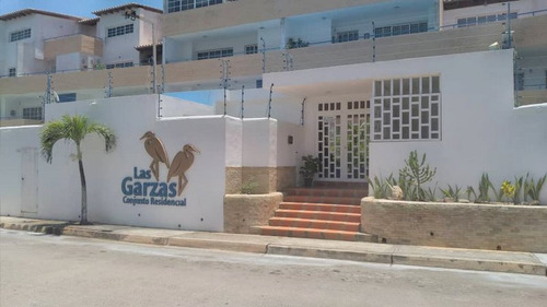 Apartamento En Conjunto Residencial Las Garzas, Sector Camoruco, La Asuncion Ic-00035
