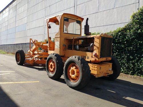 Imagem 2 de 6 de Motoniveladora Caterpillar Modelo 120b