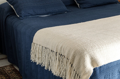 Imagen 6 de 10 de Pie De Cama Artesanal - Lana De Oveja