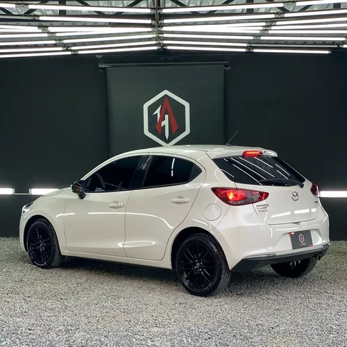 Mazda 2 Touring Carbon Edition 2024