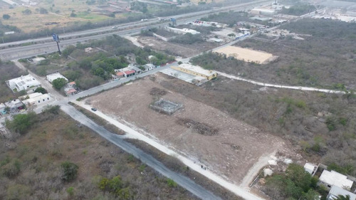 Terrenos En Progreso, A Una Cuadra De La Carretera Merida Progreso