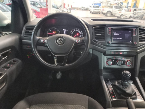 Imagen 10 de 25 de Volkswagen Amarok 2.0 Confortline 4x2 Manual 2020 79.000km