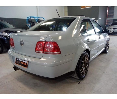 Volkswagen Bora Highline Mt 1.8 T 2013