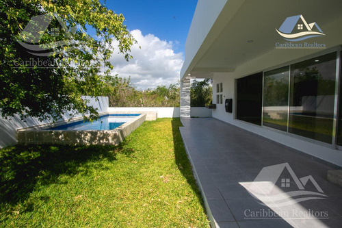 Casa En Venta En Cancún Country Club Alrz2080