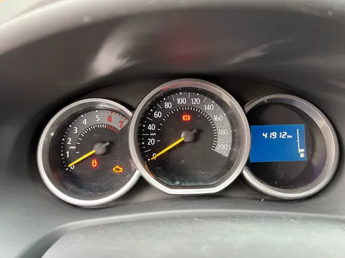 Motor 1.6, Versión Tope De Gama, Vidrios Eléctricos, Rines