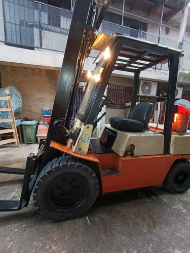 Autoelevador Nissan Fd30